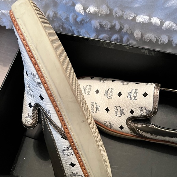 Whit MCM slip-on shoes - Picture 6 of 7